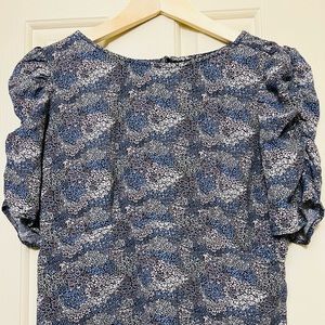 Abercrombie and Fitch Puff Sleeve Tee Size L